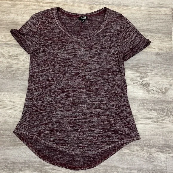 a.n.a. Wine Red & Silver Lightweight Knit Short Cuffed Sleeve Scoop Neck Top M - Picture 4 of 11